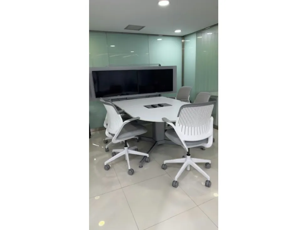 Vendo oficina remodelada 288m2 El Rosal 9942 - 7