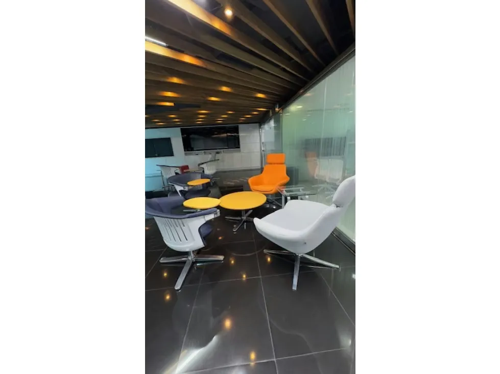 Vendo oficina remodelada 288m2 El Rosal 9942 - 8