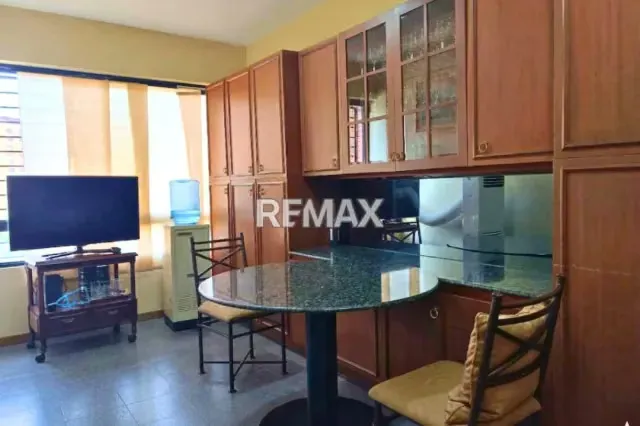 Apartamento en Alquiler Urb Sebucán, 219Mt2,3H+S,3B+S,3E. 26-66 - 16