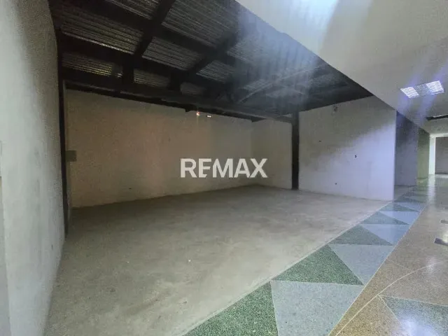 LOCAL COMERCIAL EN ALQUILER EN CABIMAS CENTER (OBRA GRIS) - 5