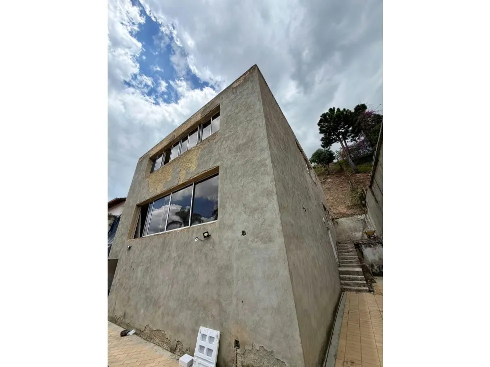 Se vende casa para remodelar en los Naranjos - 11