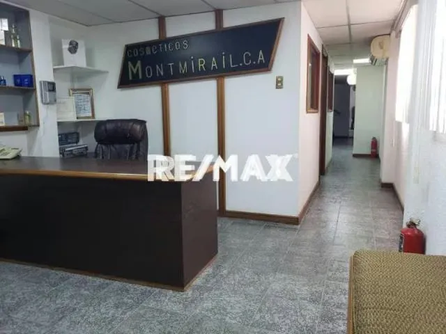 EN VENTA PROPIEDAD CON POTENCIAL RESIDENCIAL Y COMERCIAL, URB SABANAMAR, ISLA DE MARGARITA. - 2
