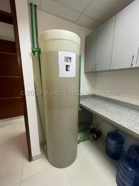 Oficina en Alquiler en Los Palos Grandes, Distrito Metropolitano - 14