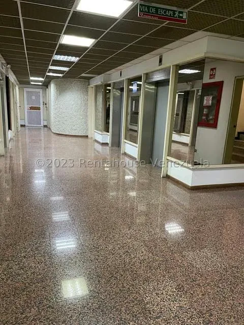Oficina en Alquiler en Los Palos Grandes, Distrito Metropolitano - 18