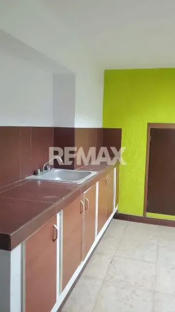 Se VENDE OFICINA EN SAN LORENZO PLANTA BAJA Y 1er PISO - 13
