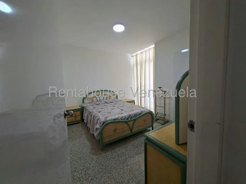 Apartamento (1 Nivel) en Alquiler en Los Palos Grandes, Distrito Metropolitano - 6