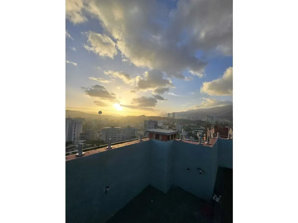 PENT HOUSE TRIPLEX EN VENTA 320 M2 - URB LOS CHAGUARAMOS - 29
