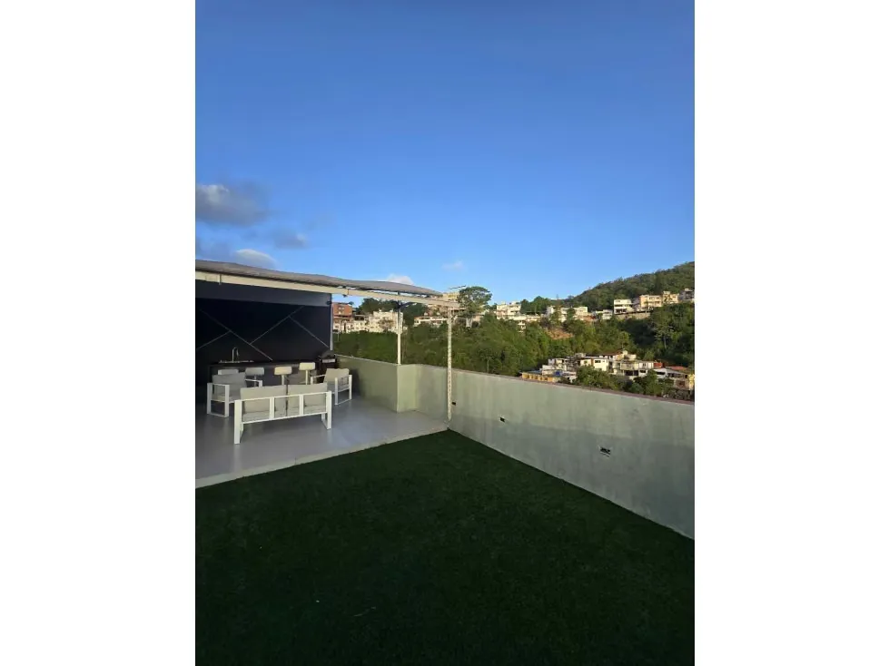 PENT HOUSE TRIPLEX EN VENTA 320 M2 - URB LOS CHAGUARAMOS - 31