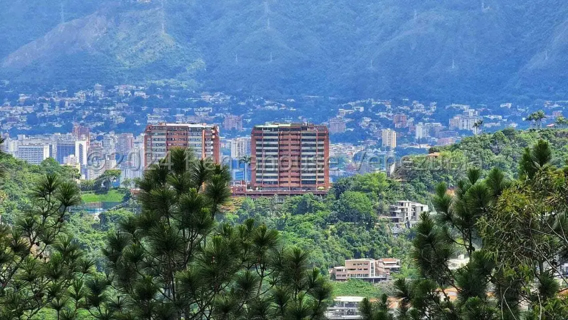 Terreno (Residencial) en Venta en Los Naranjos del Cafetal, Distrito Metropolitano - 9