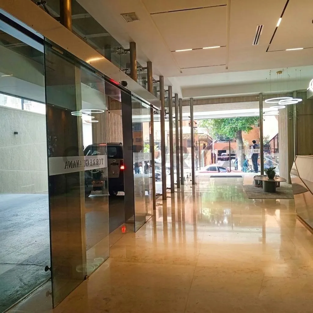 INVIERTA EN LAS MERCEDES: ESPACIO DE 161 M2 EN LA PRESTIGIOSA TORRE GUAYANA - 17