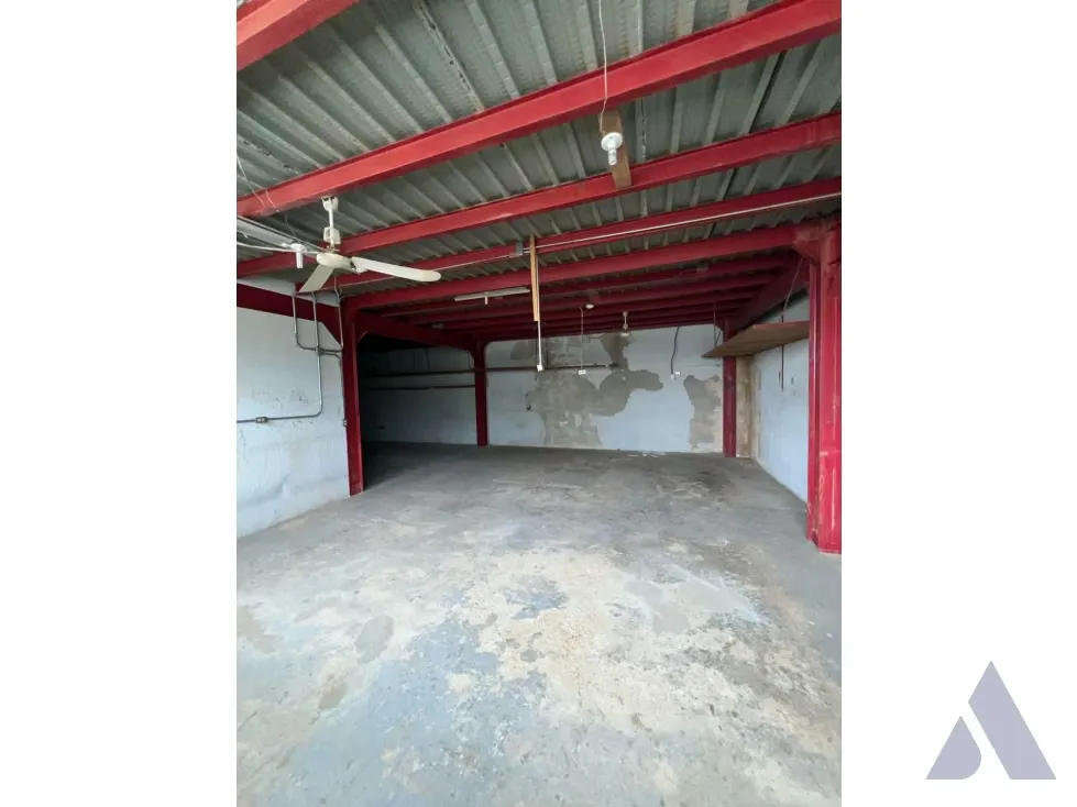 Alquilo local/Deposito 130m2 Zona industrial La Trinidad 6299