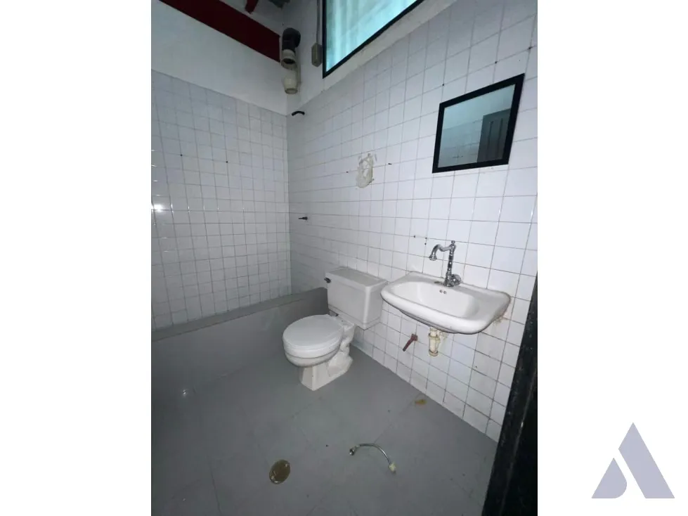 Alquilo local/Deposito 130m2 Zona industrial La Trinidad 6299 - 13