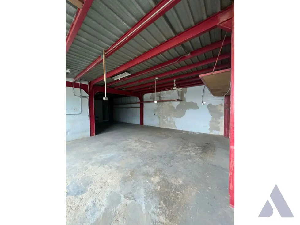 Alquilo local/Deposito 130m2 Zona industrial La Trinidad 6299 - 4
