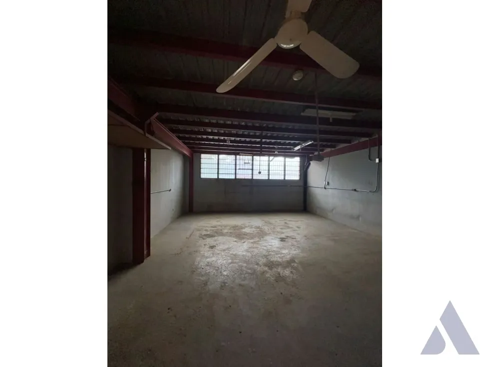 Alquilo local/Deposito 130m2 Zona industrial La Trinidad 6299 - 7