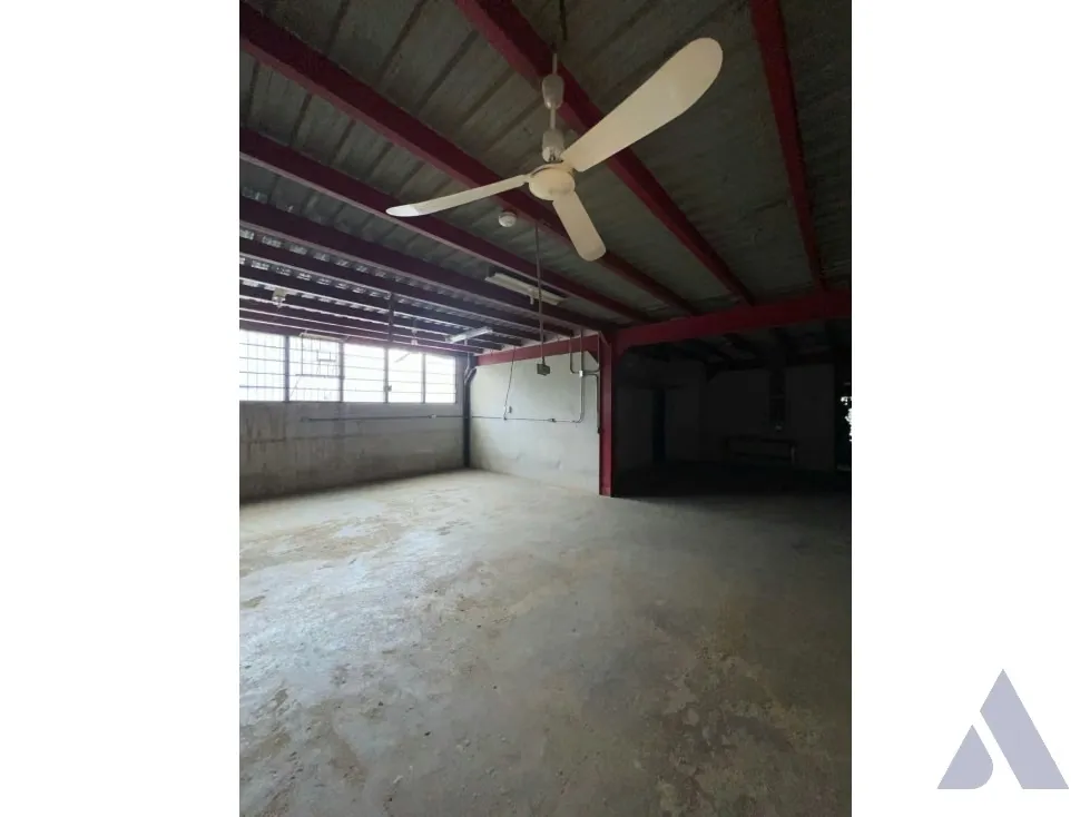 Alquilo local/Deposito 130m2 Zona industrial La Trinidad 6299 - 9