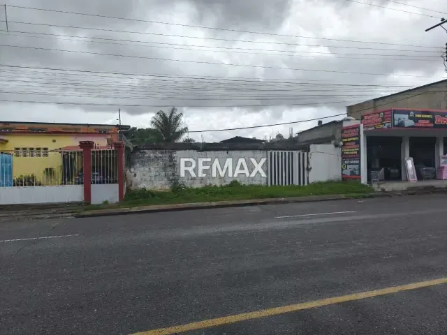En Venta Terreno con bienhechurias ubicado en Guanare, Sector El Cementerio Carrera 11 entre Calles 17 y 18, Guanare, Portuguesa, Venezuela - 3