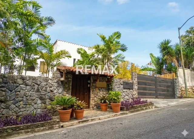 VENTA QUINTA TUSMARE DE ARQUITECTURA CONTEMPORANEA