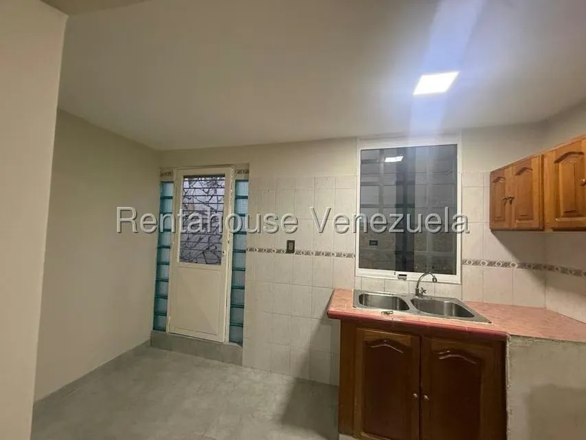 Casa (1 Nivel) en Alquiler en Almarriera, Lara - 18