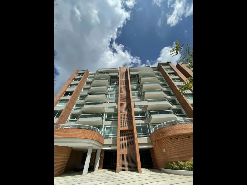 Se vende PB 546m2 3h+s/3.5b+s/6p Mirador de los Campitos