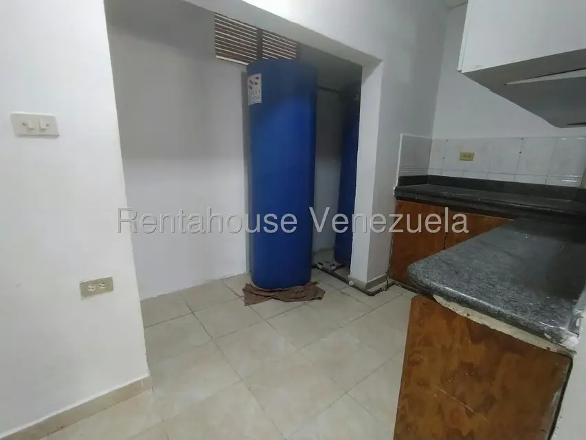 Oficina en Venta en Zona Este, Lara - 11
