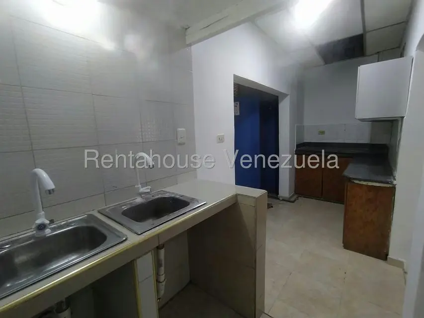 Oficina en Venta en Zona Este, Lara - 12