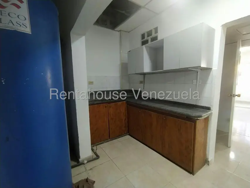Oficina en Venta en Zona Este, Lara - 13