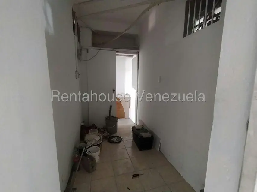 Oficina en Venta en Zona Este, Lara - 16