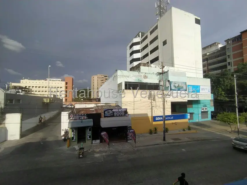 Oficina en Venta en Zona Este, Lara - 17