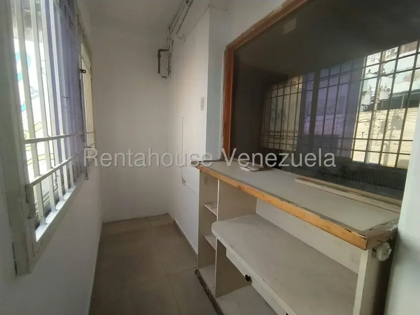 Oficina en Venta en Zona Este, Lara - 18