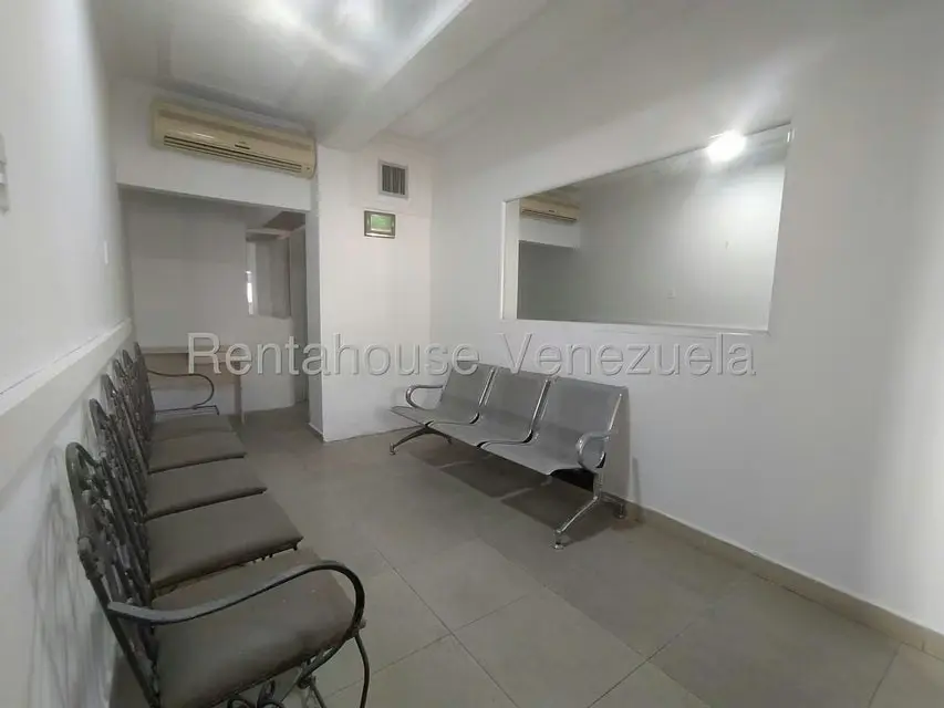 Oficina en Venta en Zona Este, Lara - 2