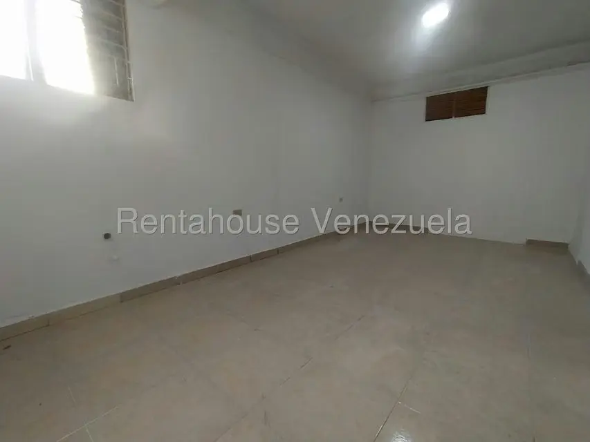 Oficina en Venta en Zona Este, Lara - 21