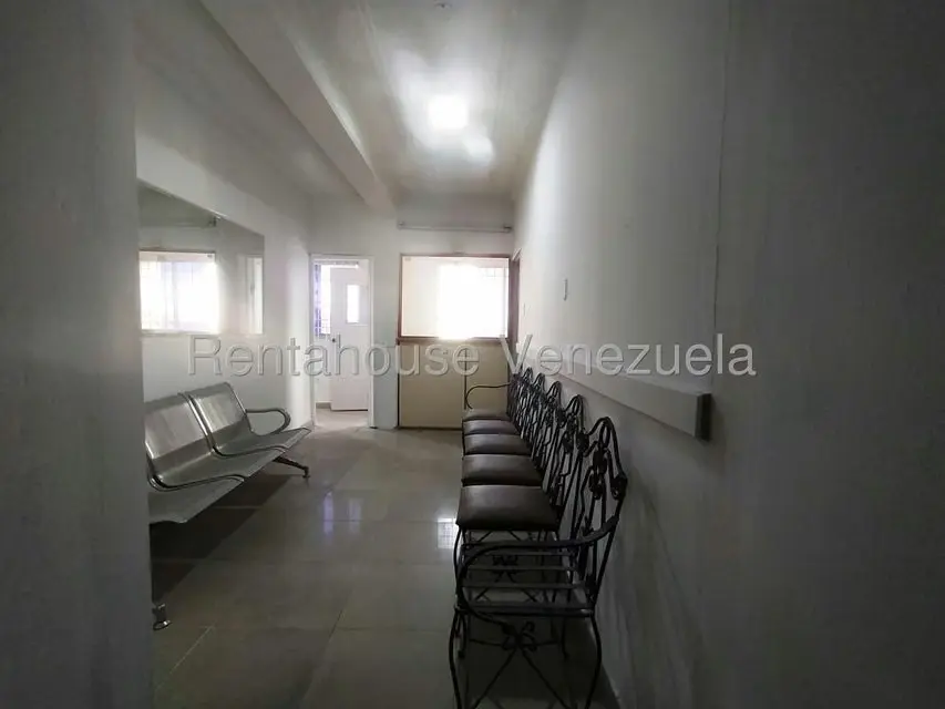 Oficina en Venta en Zona Este, Lara - 3