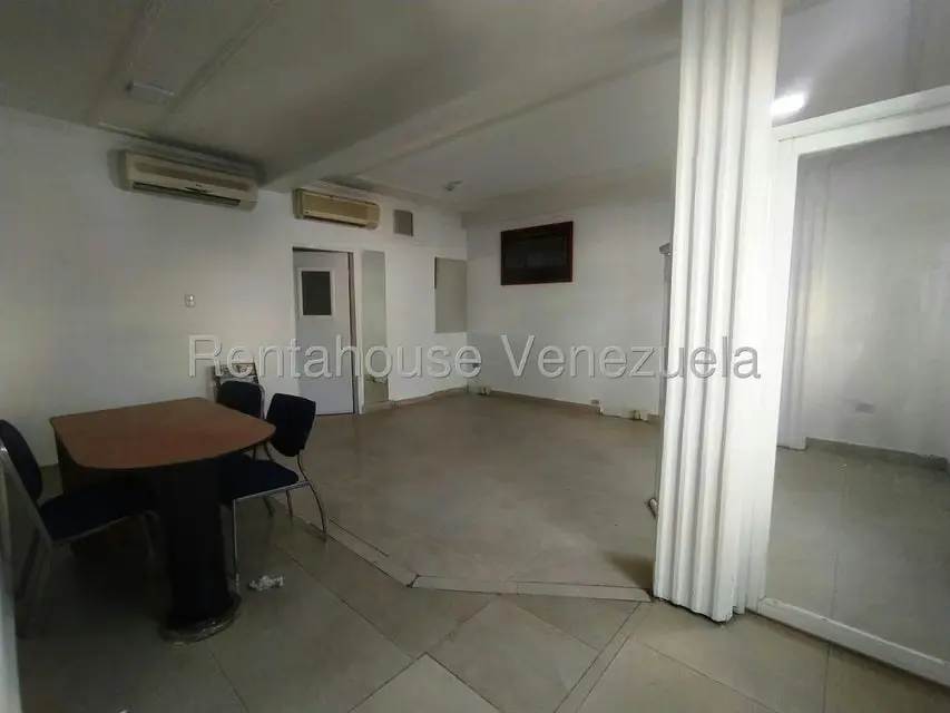 Oficina en Venta en Zona Este, Lara - 6
