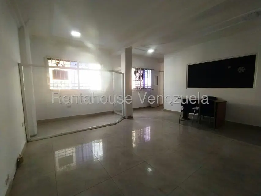 Oficina en Venta en Zona Este, Lara - 7