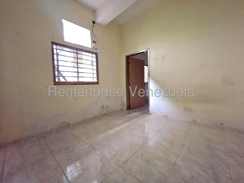 Casa (1 Nivel) en Venta en Centro, Aragua - 38