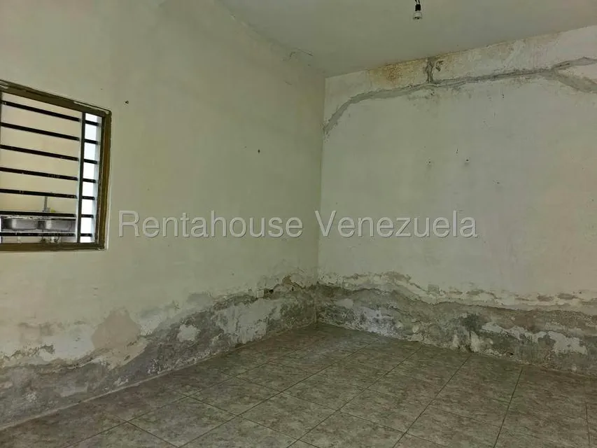 Casa (1 Nivel) en Venta en Centro, Aragua - 39