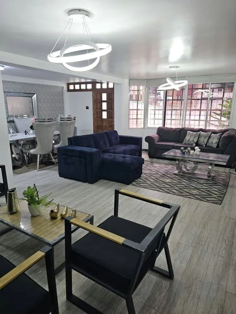 VENTA AMPLIO TOWN HOUSE LECHERIA CERCA DE PLAYA MANSA - 2