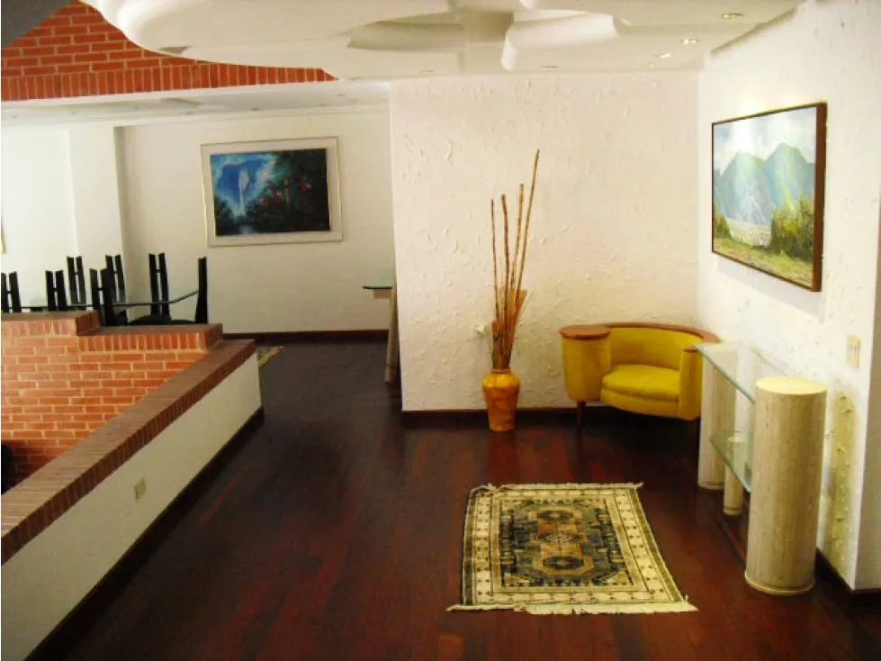 Se vende casa 374m2 Colinas de Tamanaco 0549 - 16