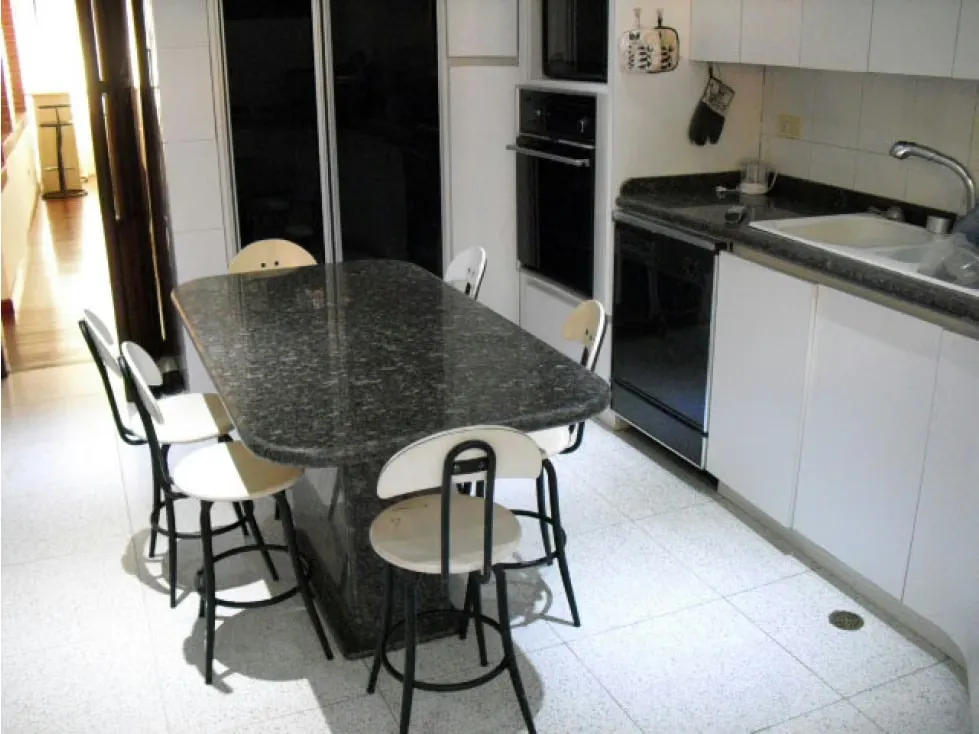 Se vende casa 374m2 Colinas de Tamanaco 0549 - 25