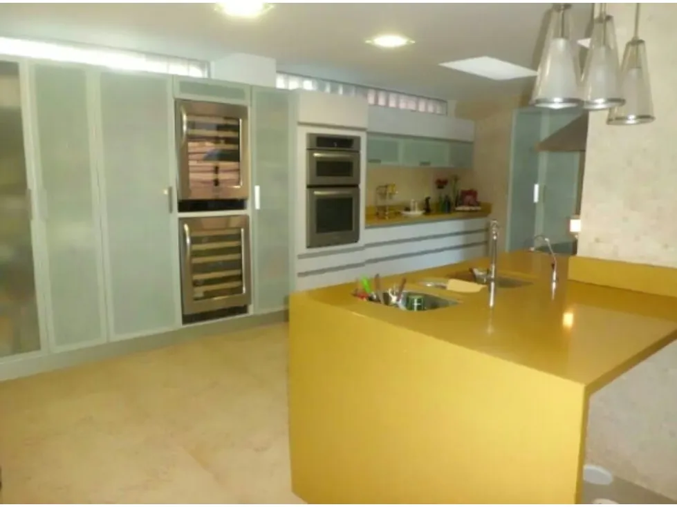 Se vende casa 374m2 Colinas de Tamanaco 0549 - 8