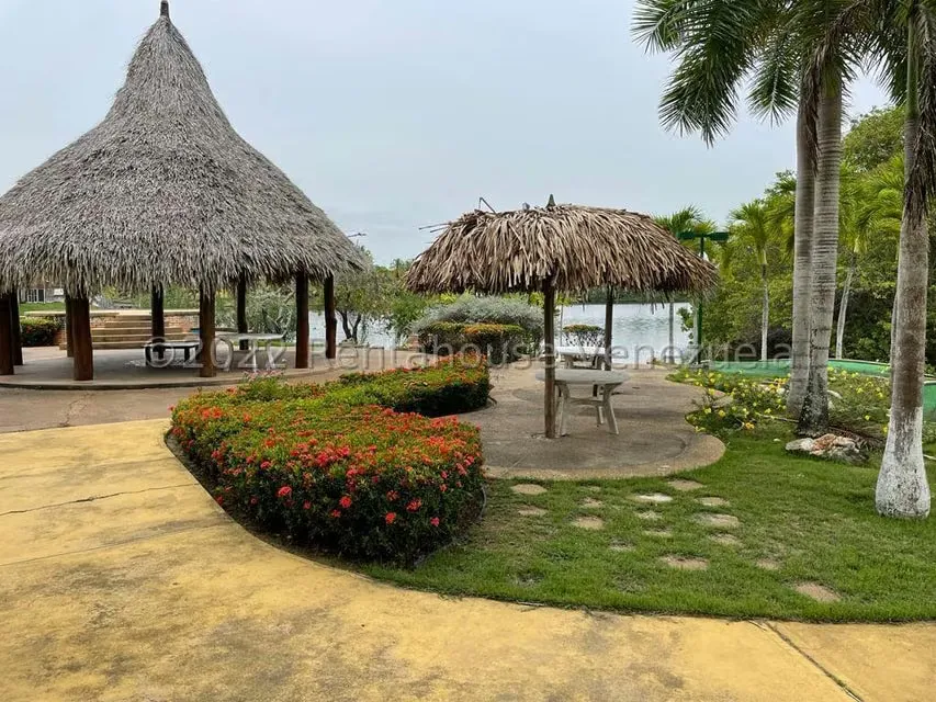 Apartamento (1 Nivel) en Venta en Los Canales de Rio Chico, Miranda - 3