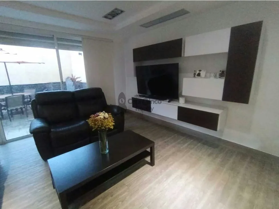 Venta Town houses, El Parral, 4 avenidas, planta 100%, pozo, amoblado - 3