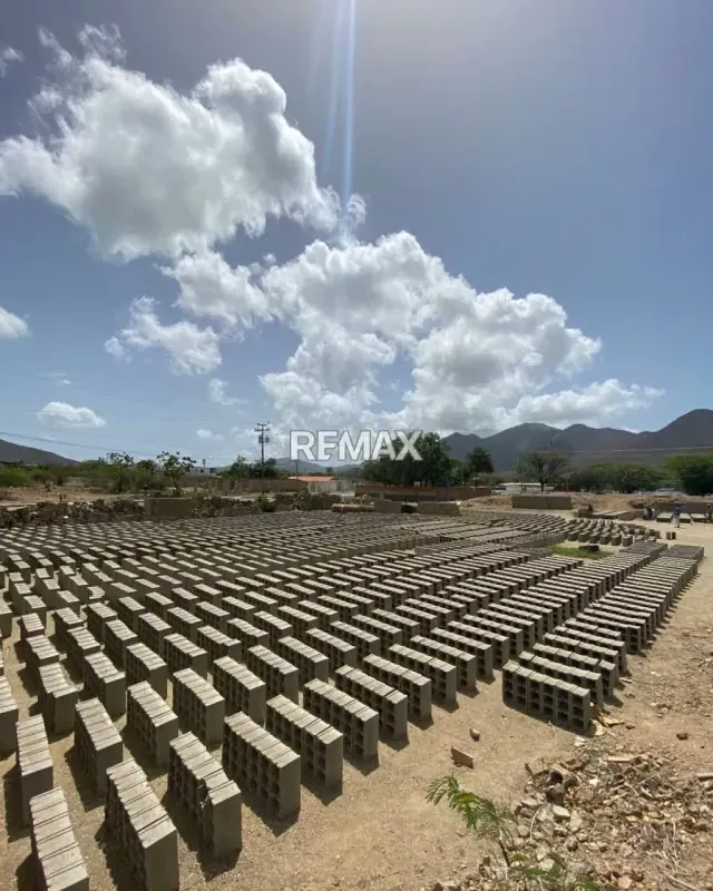 Terreno con Bienechuria San Juan - 4