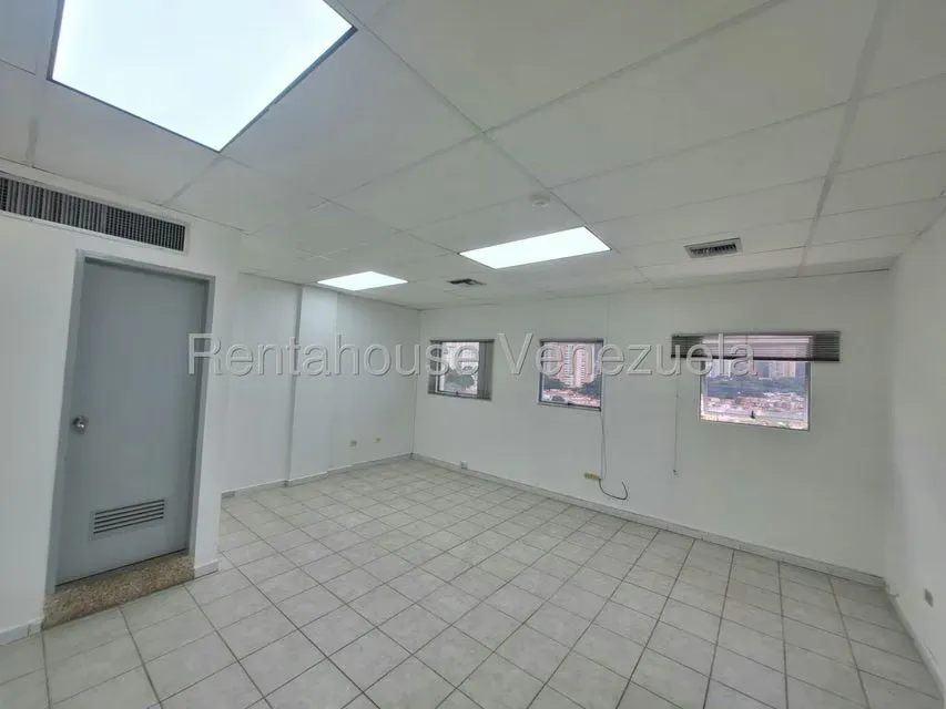 Local Comercial en Alquiler en El Parral, Carabobo - 12