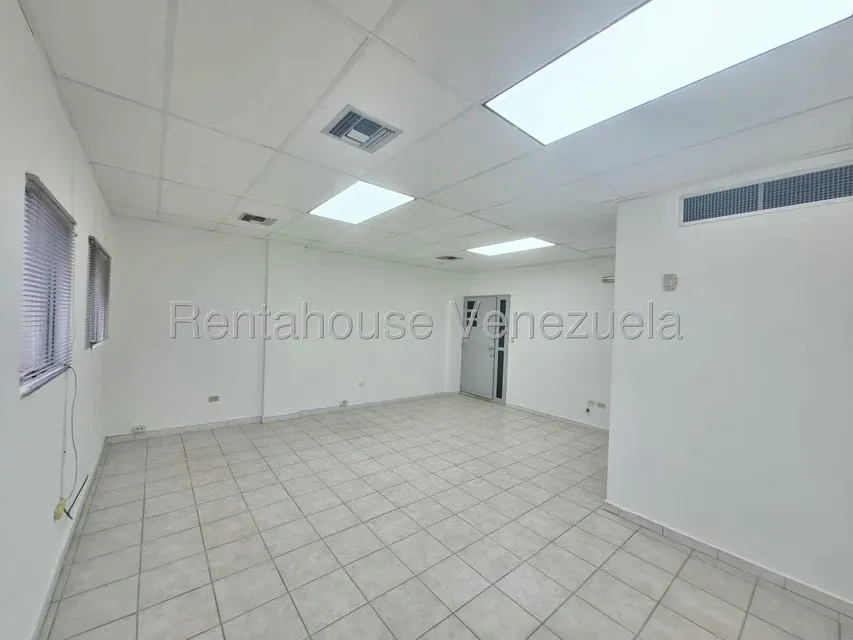 Local Comercial en Alquiler en El Parral, Carabobo - 10