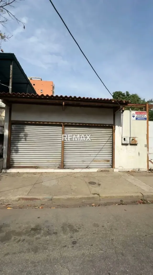 LOCAL COMERCIAL EN ALQUILER CALLE PICHINCHA. A PIE DE CALLE