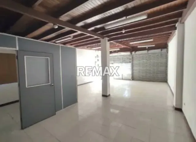 LOCAL COMERCIAL EN ALQUILER CALLE PICHINCHA. A PIE DE CALLE - 2
