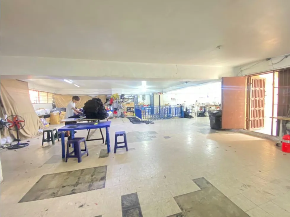 Venta de Local Comercial 208m2 en la Candelaria Norte 99000$ - 18