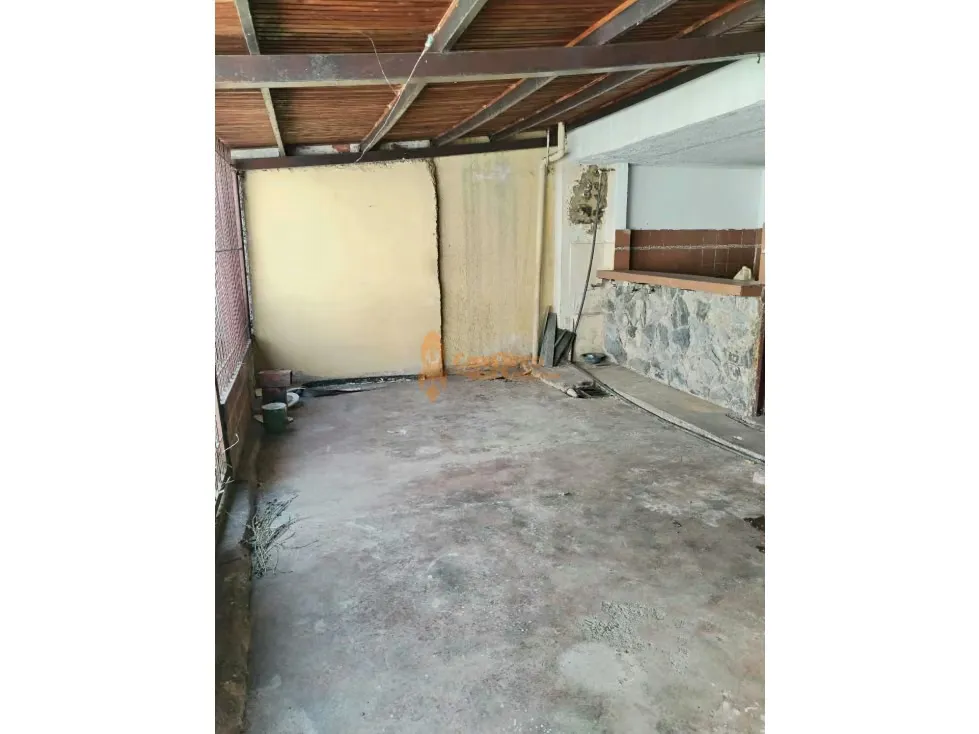 En Venta Inmueble Comercial urb. La Esmeralda San Diego Av. Principal - 11