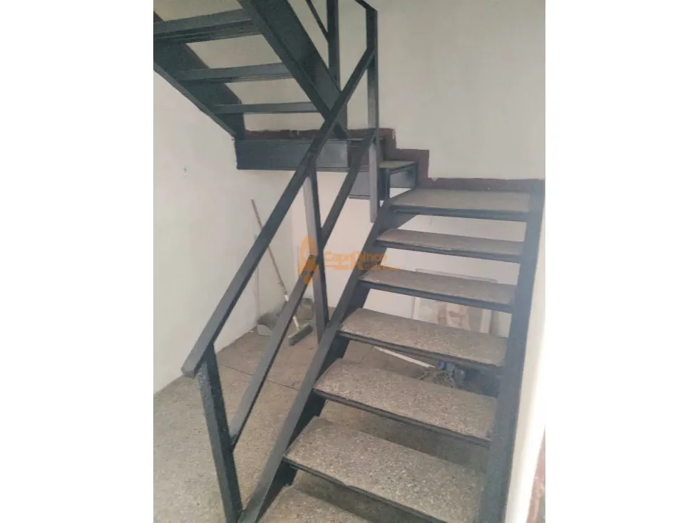 En Venta Inmueble Comercial urb. La Esmeralda San Diego Av. Principal - 14